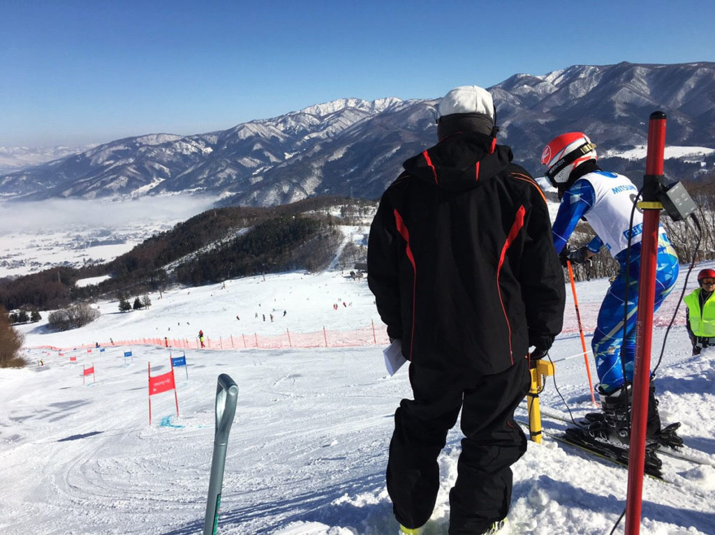 大回転競技のスタート台